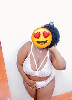 Maya - escort in Riyadh Photo 5 of 9