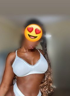 Maya Hot African Babe - puta in Lucknow Photo 2 of 3