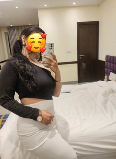 Maya independent outcall and incall - puta in Pune Photo 3 of 5
