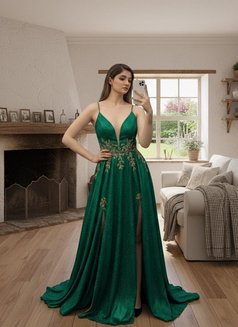 Maya - escort in Dubai Photo 4 of 6