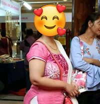 Maya - escort in Kochi