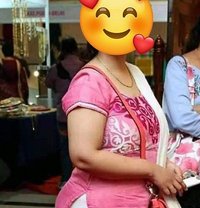 Maya - escort in Kochi