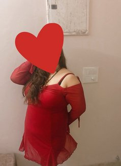 Maya - escort in Noida Photo 4 of 5