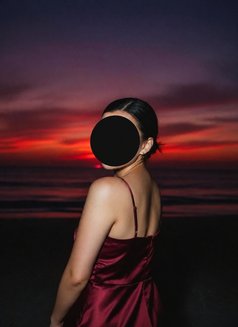 Maya - escort in New Delhi Photo 3 of 5