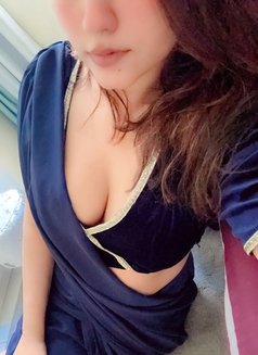 Maya Indian girl gf experience - escort in Dubai Photo 5 of 12