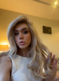 Maya - Transsexual escort in Dubai Photo 9 of 9