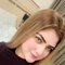 Maya Khan Hot Student - puta in Dubai