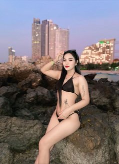 Maya - masseuse in Al Manama Photo 9 of 9