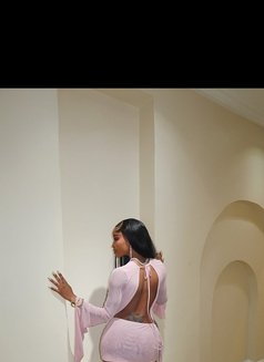 Maya - escort in Dubai Photo 6 of 7