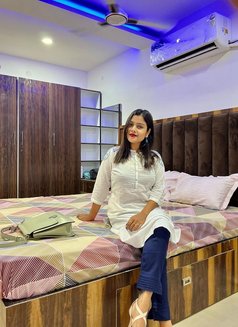 Maya Mmbi - puta in Navi Mumbai Photo 2 of 3