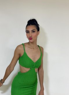 Maya - escort in Abu Dhabi Photo 3 of 8