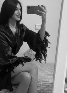 Maya - escort in Abu Dhabi Photo 6 of 8