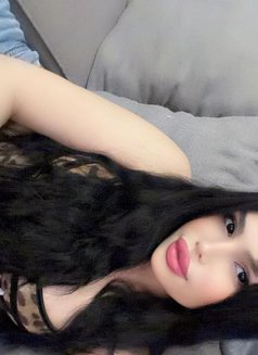 Maya - puta in Abu Dhabi Photo 2 of 5