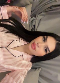 Maya - puta in Abu Dhabi Photo 5 of 5