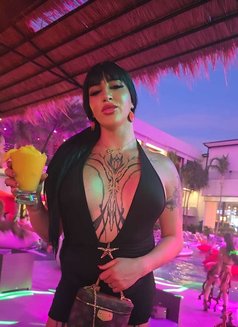Maya - Transsexual adult performer in Phuket Photo 2 of 8