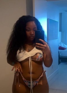 Maya - escort in Al Manama Photo 2 of 4