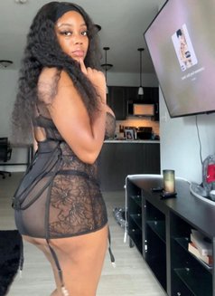 Maya - escort in Al Manama Photo 3 of 7