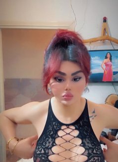 Maya Shemaile - Transsexual dominatrix in İstanbul Photo 2 of 5