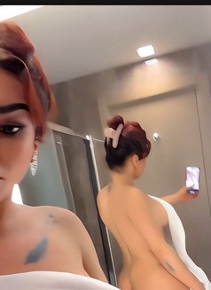 Maya Shemaile - Transsexual dominatrix in İstanbul Photo 3 of 5