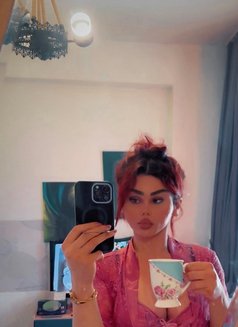 Maya Shemaile - Transsexual dominatrix in İstanbul Photo 5 of 5