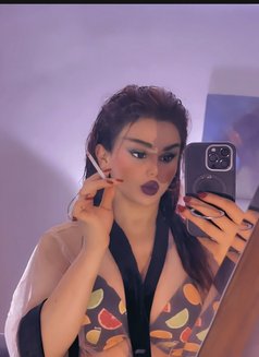 Maya Shemaile - Transsexual escort in İstanbul Photo 11 of 11