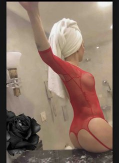 Maya Shemaile - Transsexual escort in İstanbul Photo 8 of 11