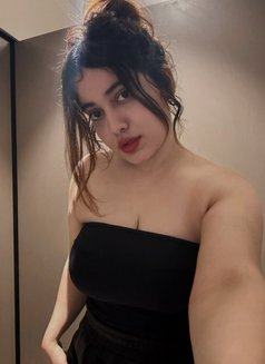 Maya Singy - escort in Hyderabad Photo 2 of 4