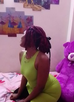 Maya - escort in New Delhi Photo 2 of 3