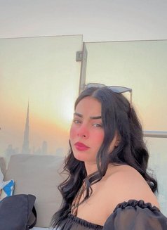 Maya - puta in Dubai Photo 7 of 8