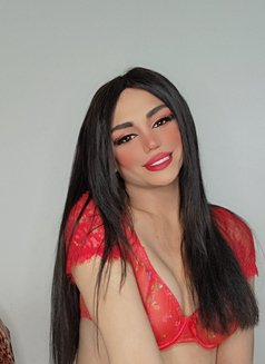 Maya - Transsexual escort in Beirut Photo 2 of 17
