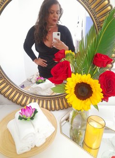 Maya T Massage Therapist - masseuse in Porto Photo 8 of 14