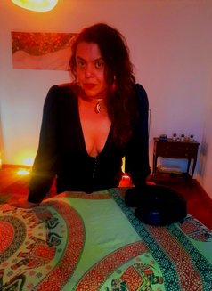 Maya T Massage Therapist - masseuse in Porto Photo 13 of 14