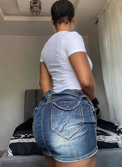 Maya - escort in Muscat Photo 1 of 5