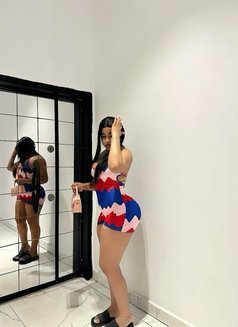 Maya - puta in Muscat Photo 4 of 7