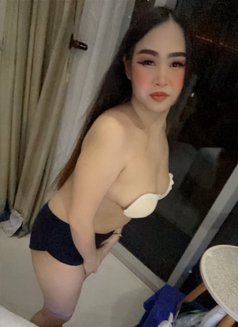 Maya - escort in Al Juffair Photo 2 of 4