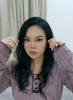 Maya - companion in Al Manama Photo 2 of 5