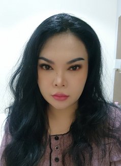 Maya - companion in Al Manama Photo 4 of 6