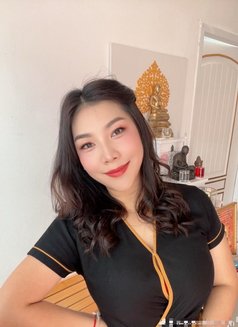 Mayya - masseuse in Chiang Mai Photo 2 of 5
