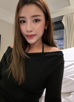 Maya - escort in Tokyo Photo 2 of 4