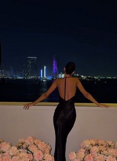 Maya - puta in Dubai Photo 2 of 5