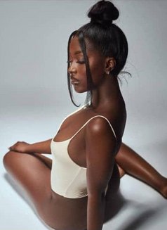 Maya - escort in Bangkok Photo 4 of 5