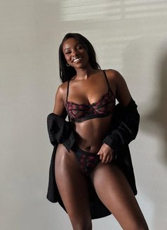 Maya - escort in Bangkok Photo 2 of 4