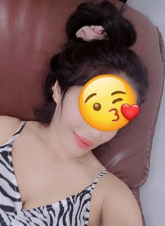 Maya - escort in Muscat Photo 4 of 5