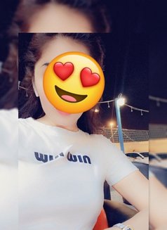 Maya - escort in Muscat Photo 3 of 8