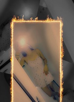 Maya - escort in Muscat Photo 7 of 8