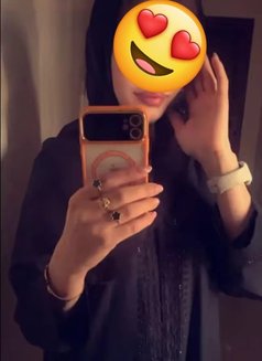 Maya - escort in Muscat Photo 3 of 6