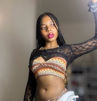 Maya - escort in New Delhi