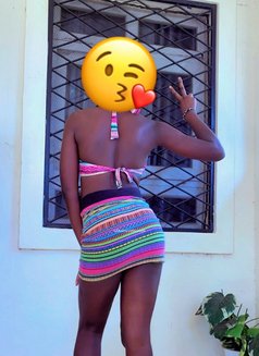 petite for outcalls and online too - escort in Nairobi Photo 1 of 3