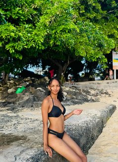 Mayah - puta in Mauritius Photo 1 of 2