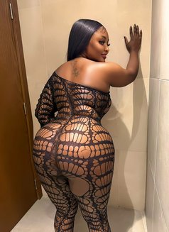 Mayah - escort in Paris Photo 4 of 6